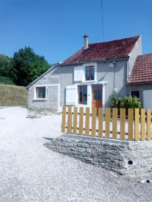 Spacieuse Maison De Mamie ! Pouilly-en-Auxois Eksteriør billede